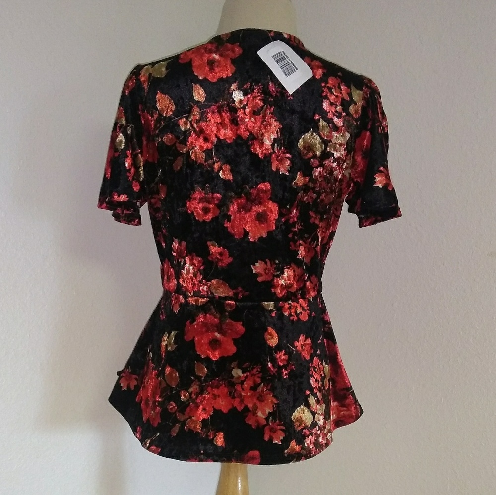 Flowered Blouse. - Picture 2 of 2